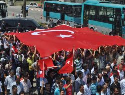 Şehide rahmet, bölücülere lanet yağdı
